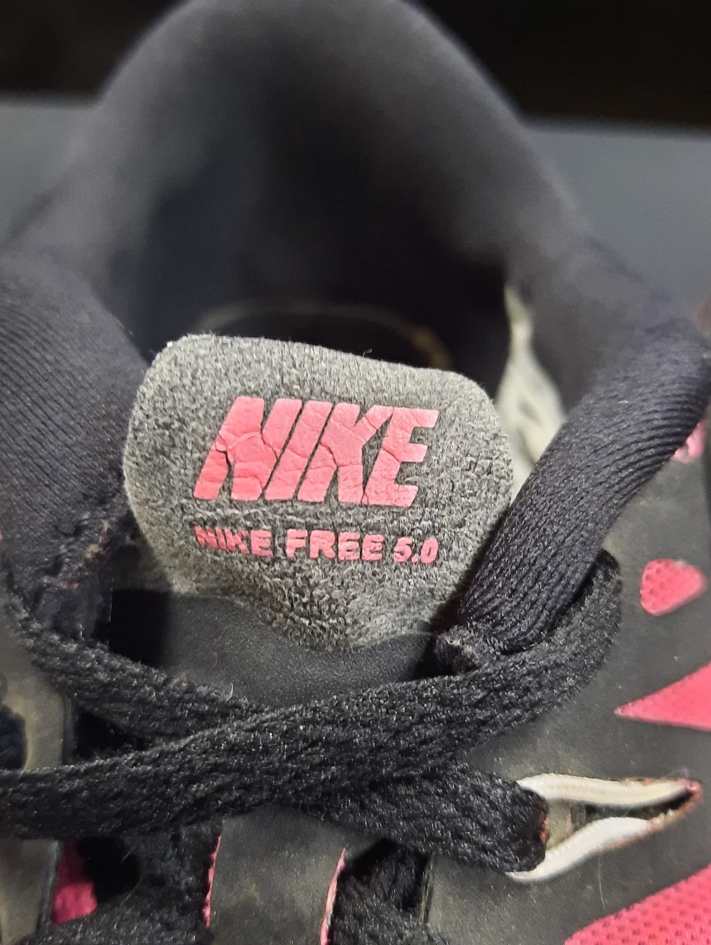 Nike Free Run 5.0 Running Shoes Girls Size 7Y Black Pink Athletic Sneakers